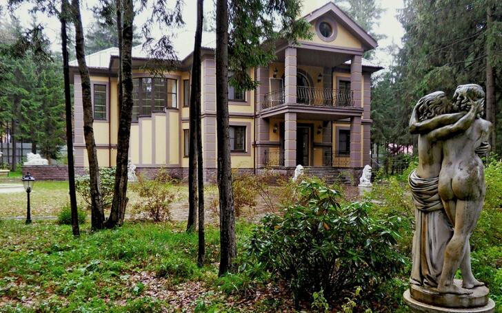 2-этажный коттедж 1 500 м² с отделкой