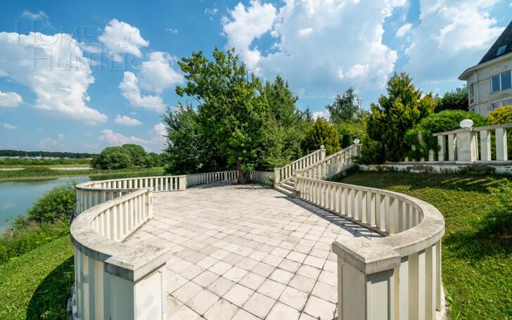 2-этажный коттедж 800 м² с отделкой
