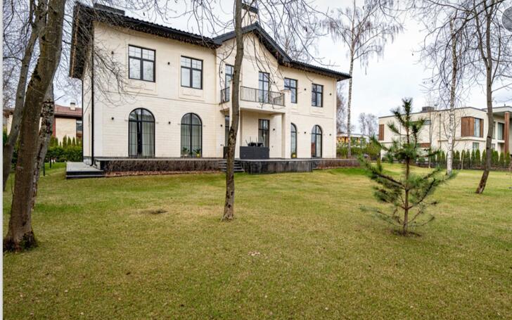 2-этажный коттедж 490 м² с отделкой