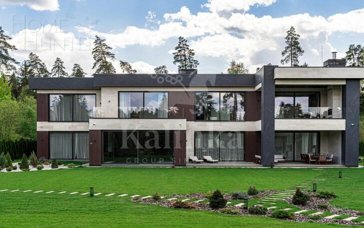 2-этажный коттедж 2 084 м² с отделкой