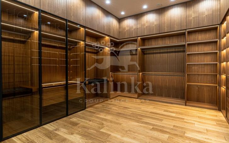 2-этажный коттедж 2 084 м² с отделкой