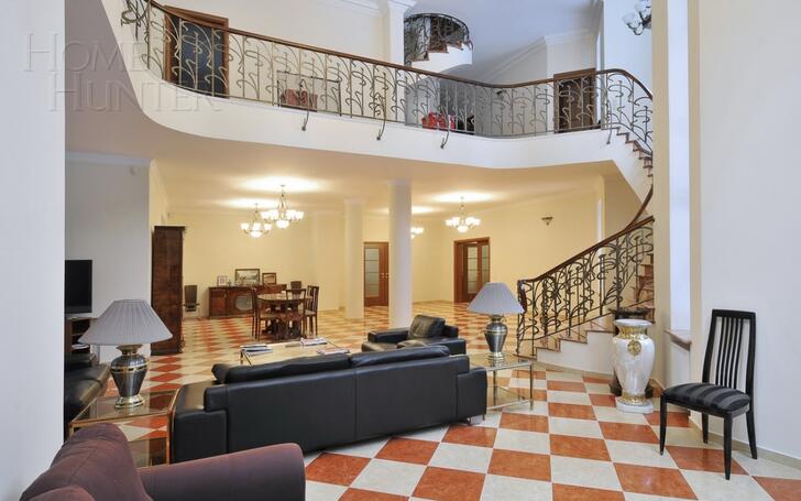 2-этажный коттедж 1 500 м² с отделкой