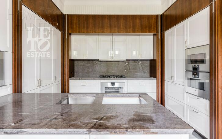 2-этажный коттедж 1 244 м² с отделкой