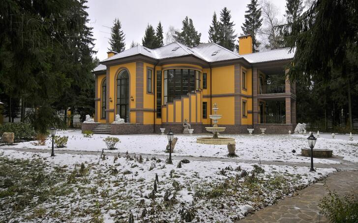 2-этажный коттедж 1 500 м² с отделкой
