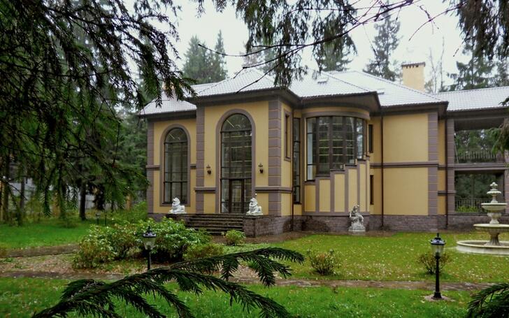 2-этажный коттедж 1 500 м² с отделкой