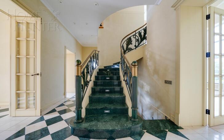 2-этажный коттедж 800 м² с отделкой