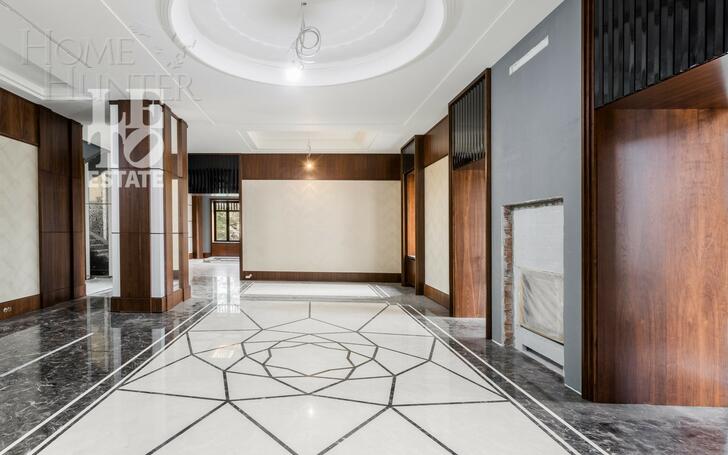 2-этажный коттедж 1 244 м² с отделкой