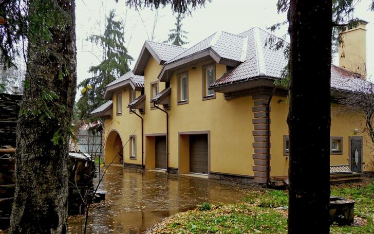 2-этажный коттедж 1 500 м² с отделкой