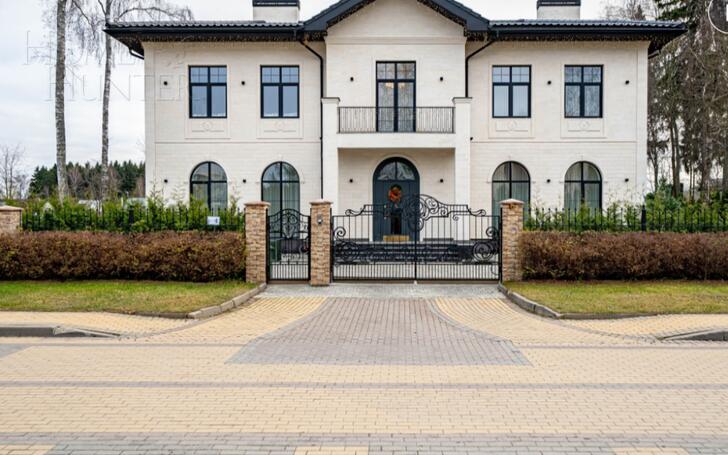 2-этажный коттедж 490 м² с отделкой