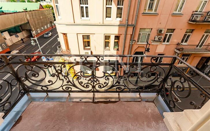 4-КОМН. КВАРТИРА С ОТДЕЛКОЙ 303 М² НА 3 ЭТАЖЕ