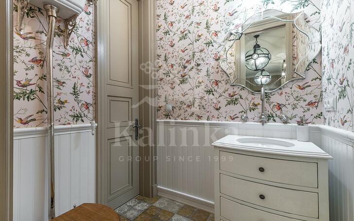 4-КОМН. КВАРТИРА С ОТДЕЛКОЙ 200 М² НА 7 ЭТАЖЕ