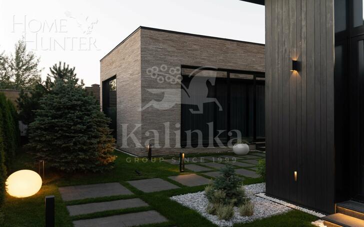2-этажный коттедж 1 250 м² с отделкой