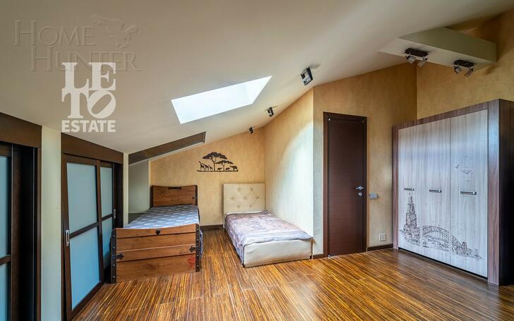 4-этажный таунхаус 220 м² с отделкой