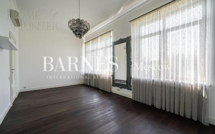2-этажный коттедж 371 м² с отделкой