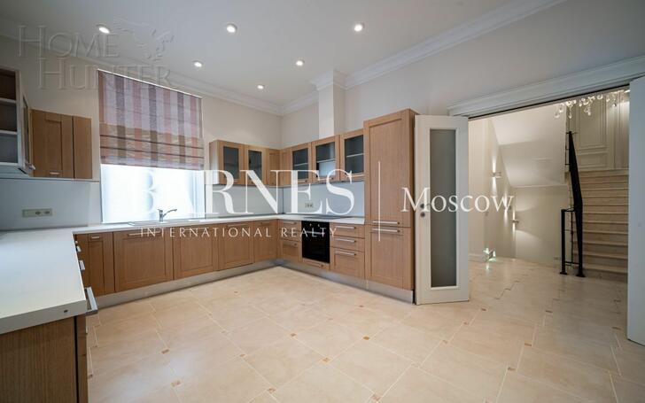 2-этажный коттедж 371 м² с отделкой