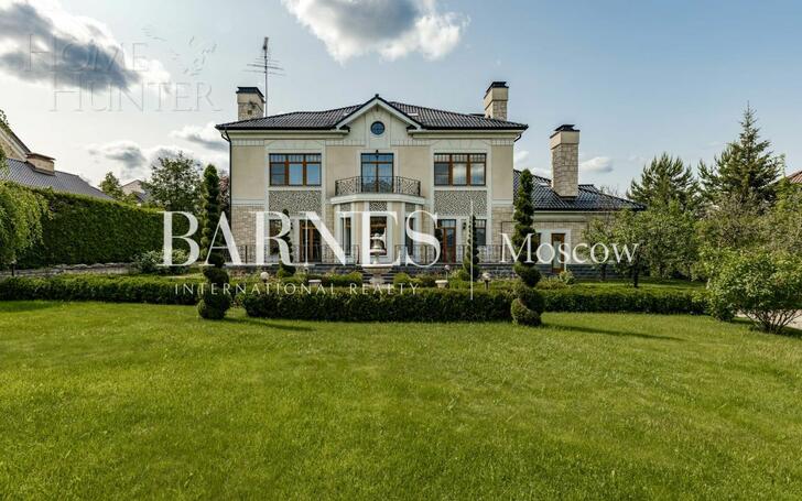 2-этажный коттедж 700 м² с отделкой