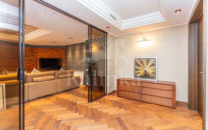 4-КОМН. КВАРТИРА С ОТДЕЛКОЙ 244 М² НА 4 ЭТАЖЕ