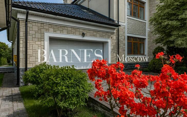 2-этажный коттедж 700 м² с отделкой