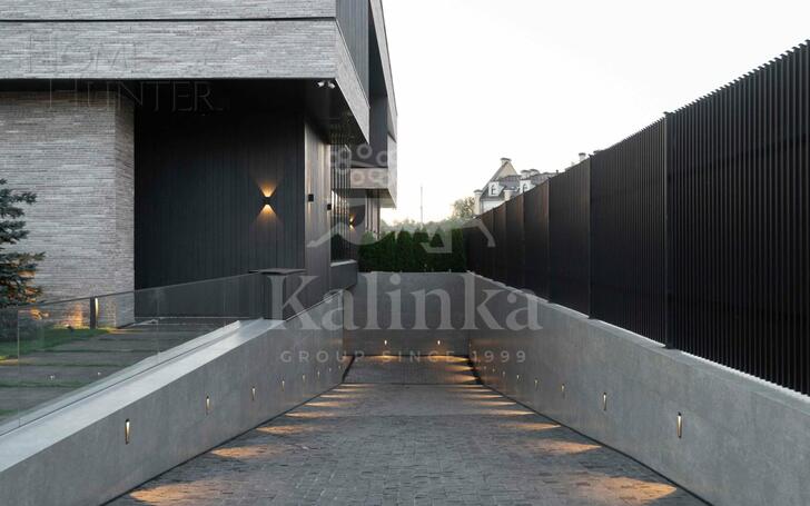 2-этажный коттедж 1 250 м² с отделкой