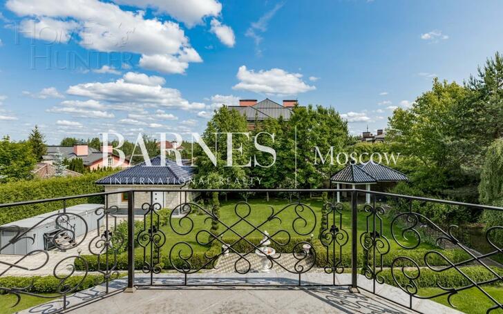 2-этажный коттедж 700 м² с отделкой