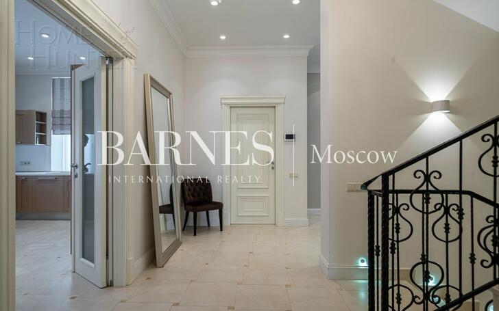 2-этажный коттедж 371 м² с отделкой