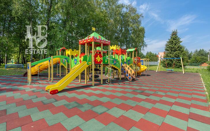 4-этажный таунхаус 220 м² с отделкой