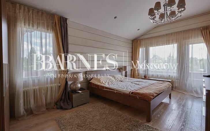 3-этажный коттедж 650 м² с отделкой