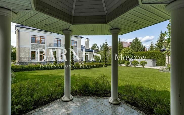 2-этажный коттедж 700 м² с отделкой
