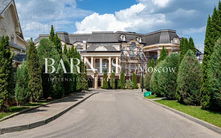 2-этажный коттедж 5 183 м² без отделки