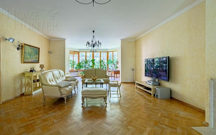 5-КОМН. КВАРТИРА С ОТДЕЛКОЙ 220.3 М² НА 2 ЭТАЖЕ