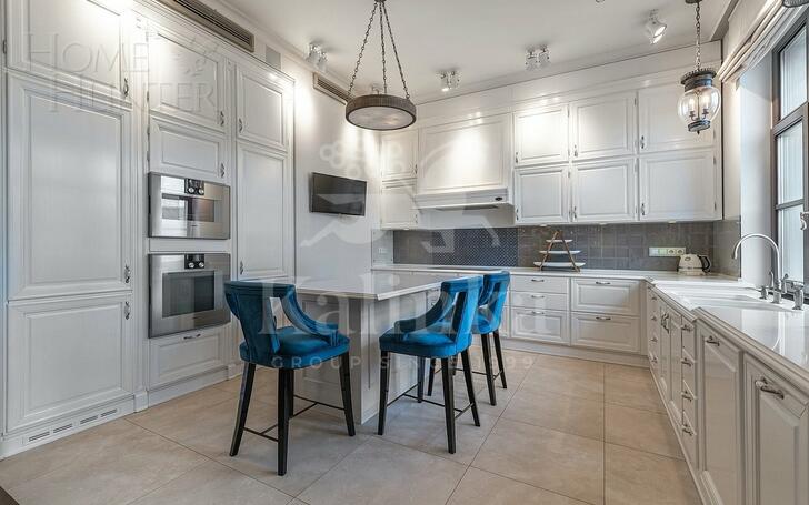 4-КОМН. КВАРТИРА С ОТДЕЛКОЙ 200 М² НА 7 ЭТАЖЕ