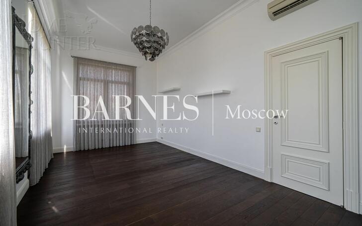 2-этажный коттедж 371 м² с отделкой