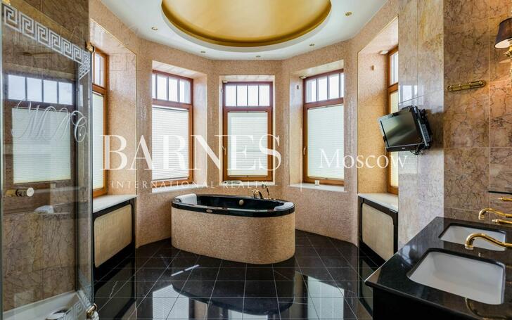 2-этажный коттедж 700 м² с отделкой