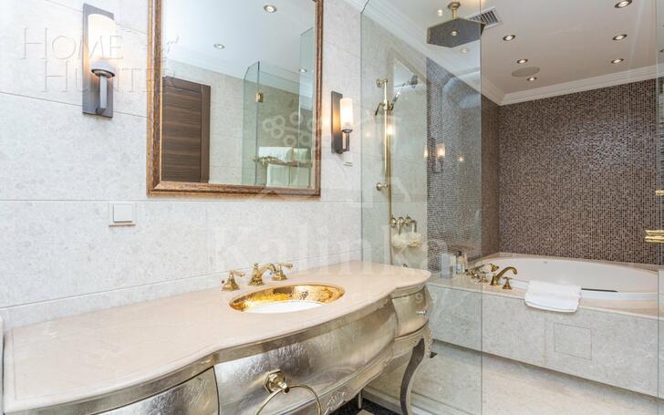 4-КОМН. КВАРТИРА С ОТДЕЛКОЙ 244 М² НА 4 ЭТАЖЕ