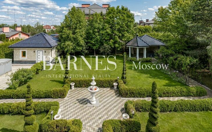 2-этажный коттедж 700 м² с отделкой