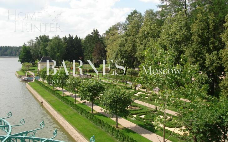 2-этажный таунхаус 262 м² без отделки