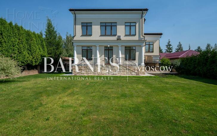 2-этажный коттедж 371 м² с отделкой