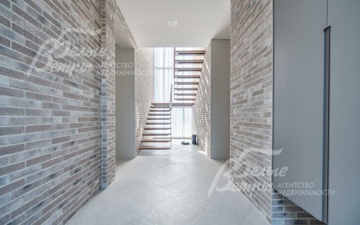 2-этажный коттедж 404.6 м² с отделкой