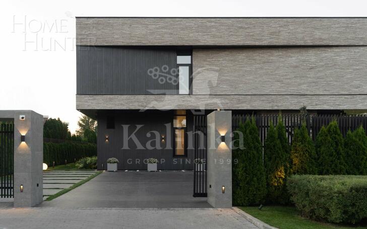 2-этажный коттедж 1 250 м² с отделкой