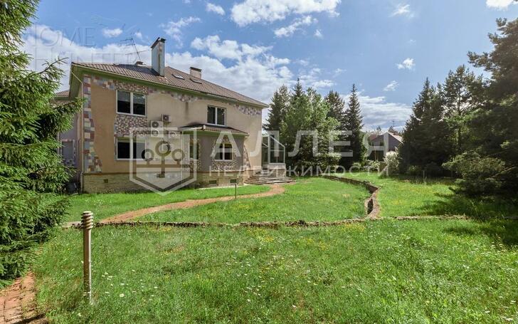 2-этажный коттедж 672 м² с отделкой