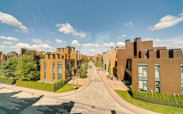 3-этажный таунхаус 240 м² без отделки