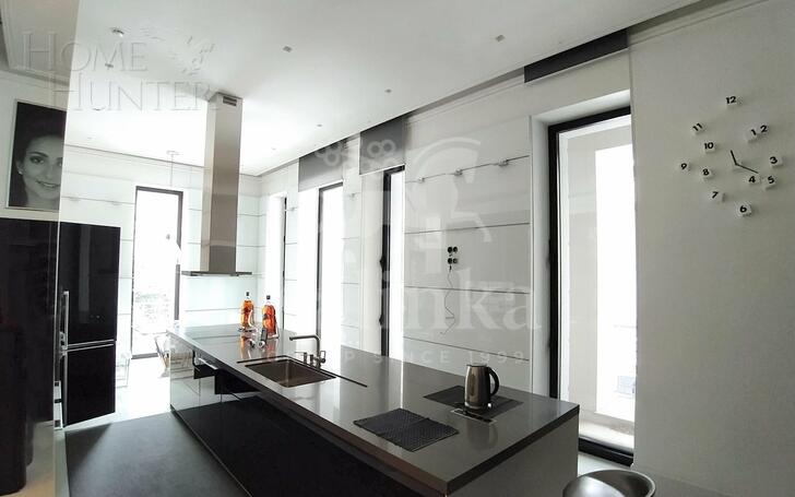 3-этажный коттедж 1 831 м² с отделкой