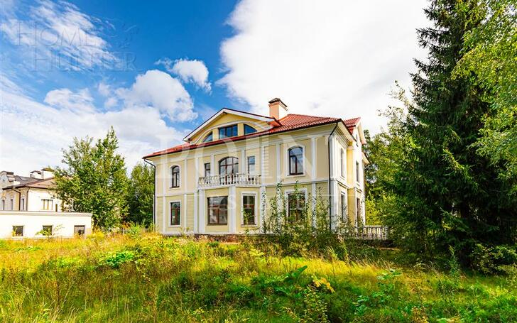 22-этажный коттедж 651 м² без отделки