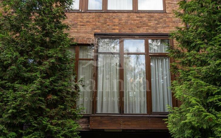 3-этажный таунхаус 320 м² с отделкой
