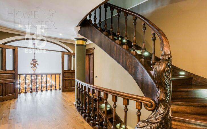 2-этажный коттедж 800 м² с отделкой