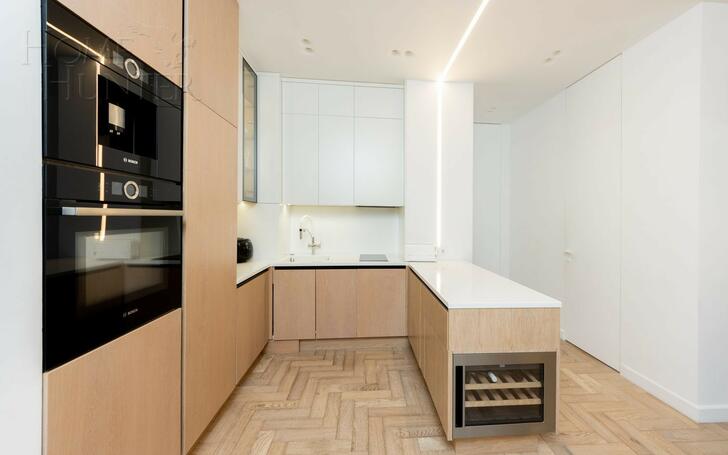 4-КОМН. КВАРТИРА С ОТДЕЛКОЙ 130 М² НА 3 ЭТАЖЕ