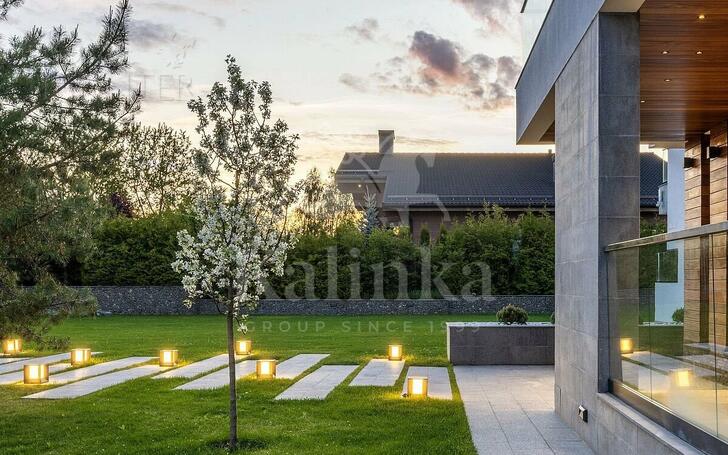 2-этажный коттедж 550 м² с отделкой