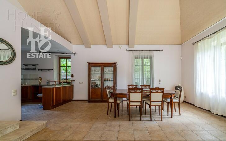 2-этажный коттедж 650 м² с отделкой