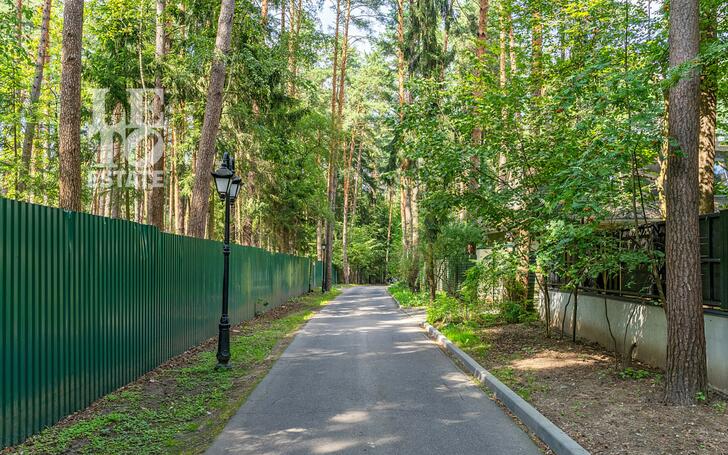 3-этажный коттедж 380 м² с отделкой