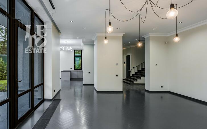 2-этажный коттедж 300.3 м² с отделкой